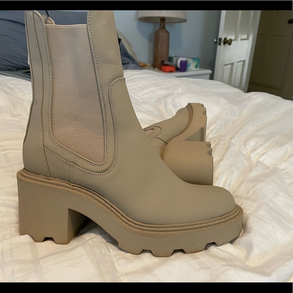 Zara Cream Rubberized Heel Boots